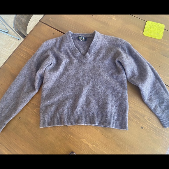 Brown fuzzy sweater - Picture 2 of 2